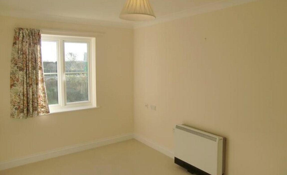 TO RENT Calcot Priory, Bath Road, Calcot, Reading, RG31 7QD Touchstone
