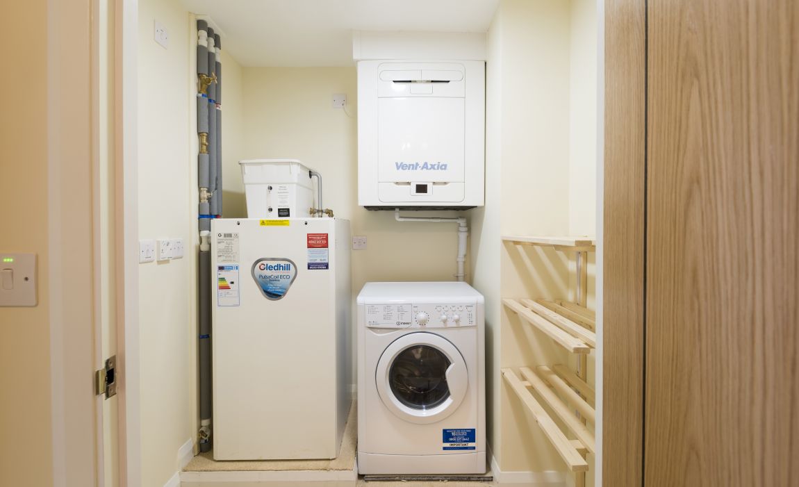 TO RENT- Calico Court, Chapel Street, Glossop, Derbyshire, SK13 8BA