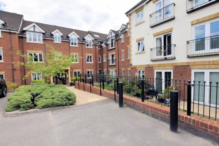 TO RENT Calcot Priory, Bath Road, Calcot, Reading, RG31 7QD