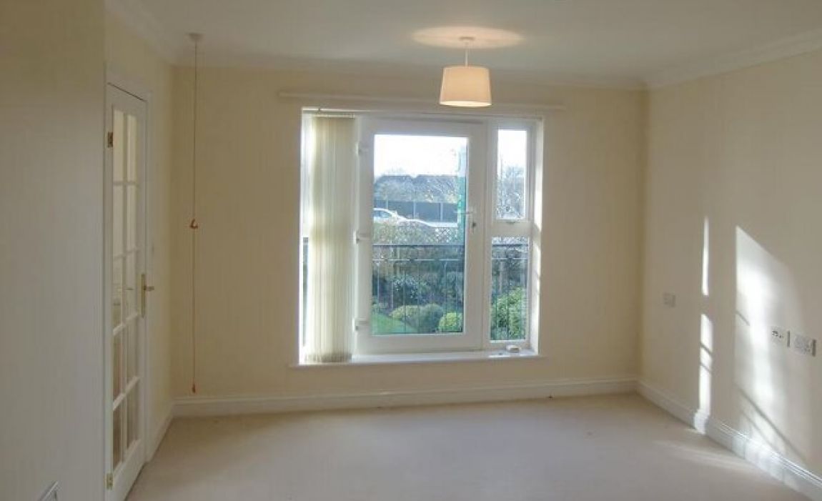 TO RENT Calcot Priory, Bath Road, Calcot, Reading, RG31 7QD
