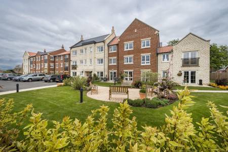 TO RENT - Ryebeck Court, Pickering, Yorkshire, YO18 7FA